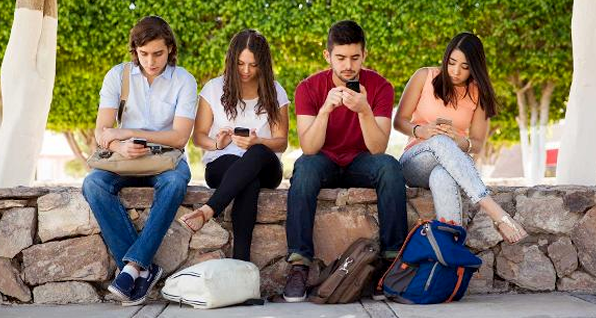Blog-feature-image-college-texting
