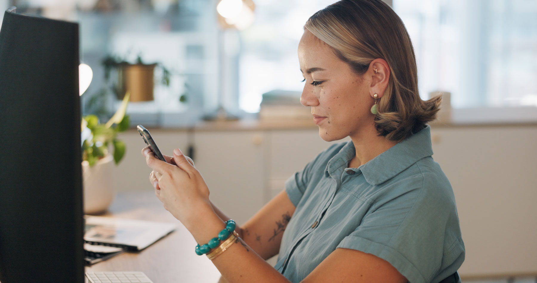 Woman receiving SMS campaign from 10dlc number after migration to a new platform